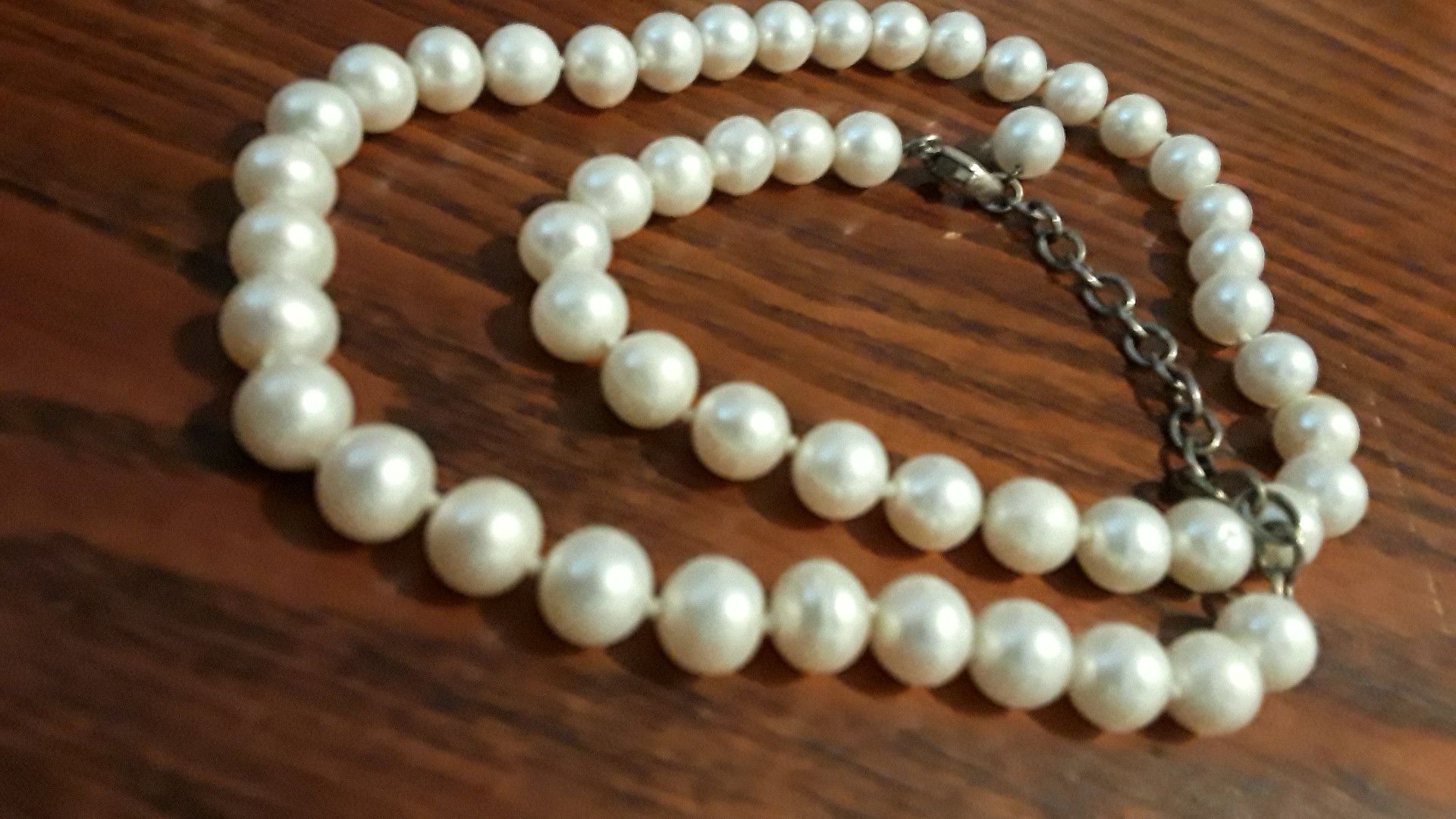 Absolutely Gorgeous vintage genuine Freshwater cultured pearls necklace