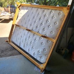King Mattress Box Springs And Wooden Frame