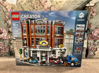 Lego Creator 10264 Corner Garage