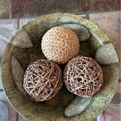 Decorative Bowl And Balls 