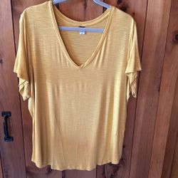 Women’s XL Yellow Tshirt. Soft/silky Old Navy