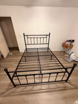 Queen Bed Fram