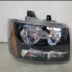 2007 2008 2010 2012 2013 2014 CHEVROLET TAHOE SUBURBAN RIGTH SIDE HEADLIGHT OEM