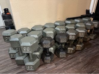 DUMBBELL WEIGHTS. PRICES LISTED UNDER DESCRIPTION AT THE BOTTOM 👇👇👇