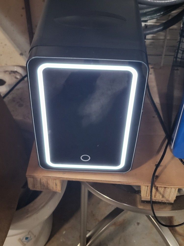 Mini FRIDGE (One Vintage)