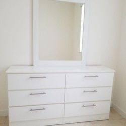 New Dresser And Mirror '' Nueva Cómoda Y Espejo 