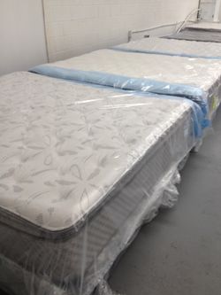 King & Queen Extra Plush Mattress