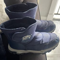Snow Boots Size 4 
