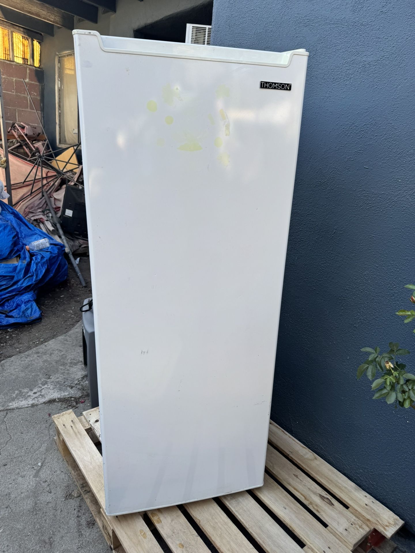 THOMSON" VERTICAL FREEZER