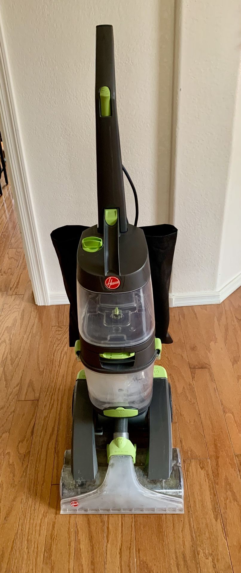 HOOVER CARPET / FURNITURE CLEANING MACHINE