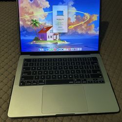 MacBook Pro 2023 16GB Ram, 512 GB SSD