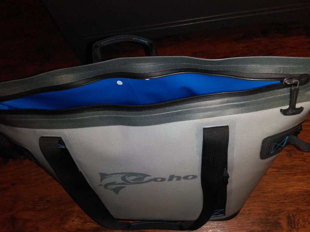 Coho soft sided Cooler bag 30 cans ice