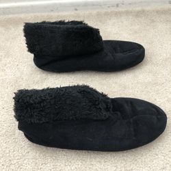 Women’s Size Extra Large, 11–12 Black Dearfoams Slippers 