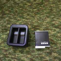 GoPro Dual Battery Charger And Enduro Battery