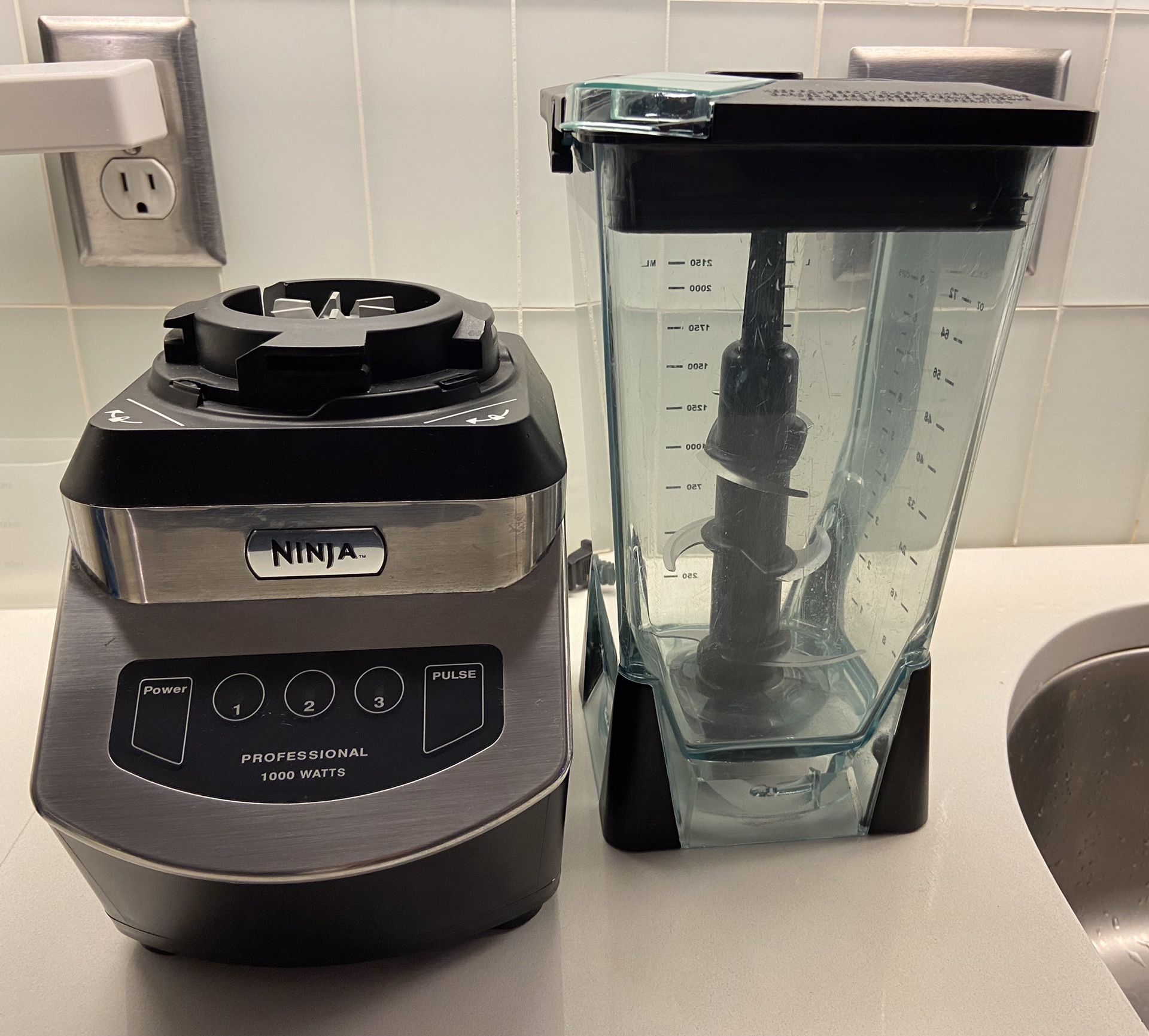 Ninja Blender - Model NJ600, Used