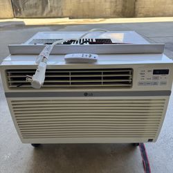 LG 10,000 Btu Air Conditioner with remote