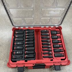 Milwaukee SHOCKWAVE Impact Duty 1/2" Drive Metric and SAE Deep Well Impact PACKOUT Socket Set (31-Piece
