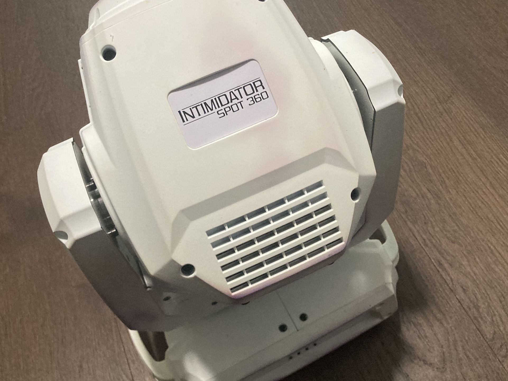 Intimidator Spot 360 with Case - Intelligent Lighting