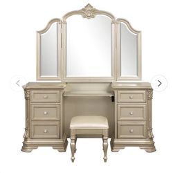 Vanity Dresser with Mirror