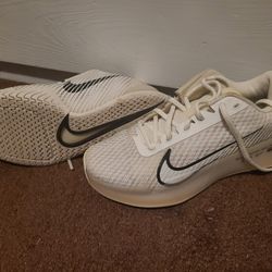 Nike Tennis Shoe