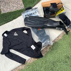 DIVING GEAR
