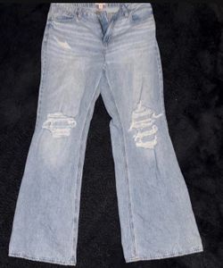 Light washed blue jeans size 11