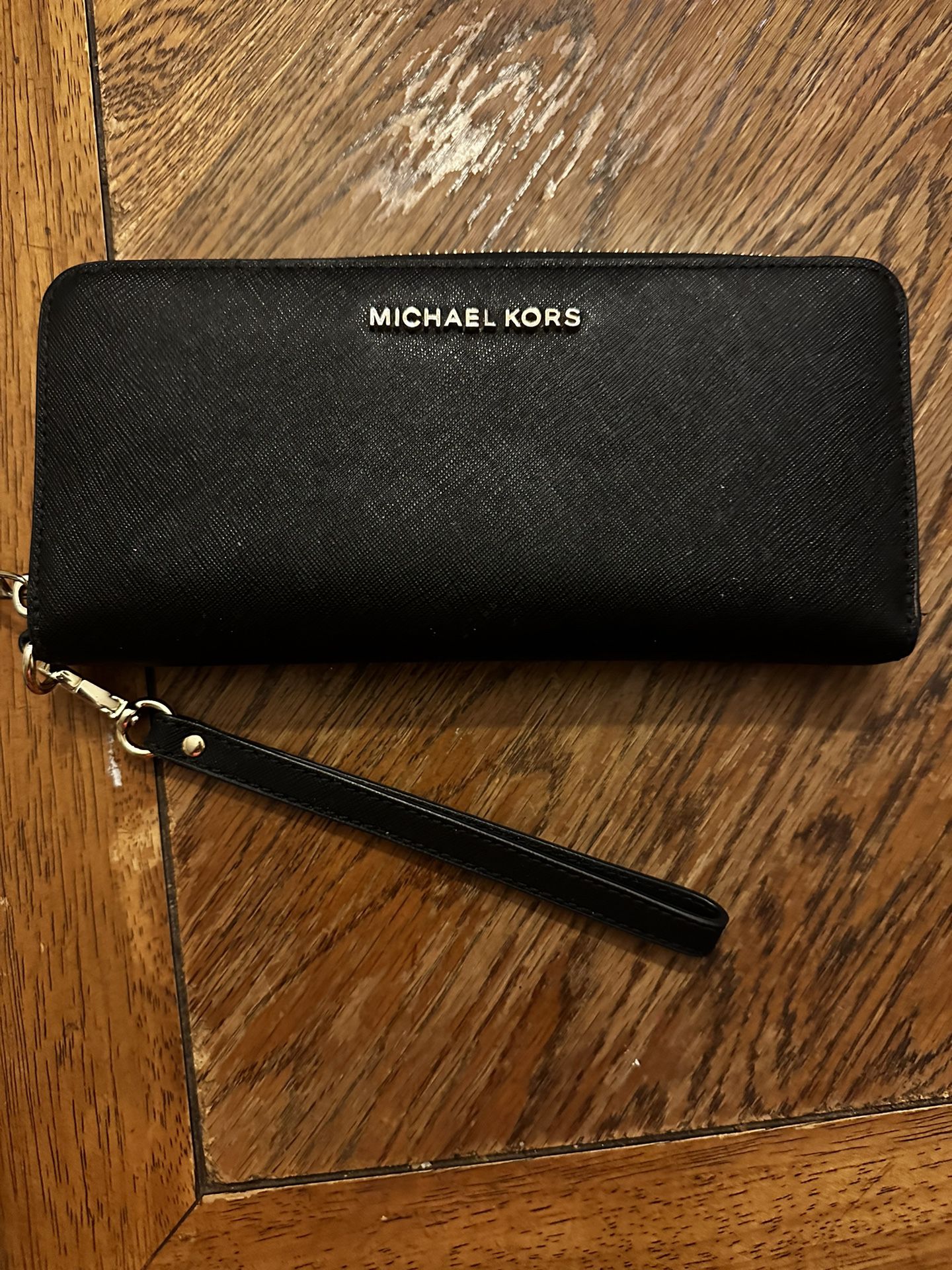 Michael Kors Wallet With Hand Strap