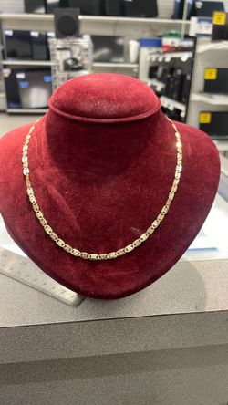 Gucci necklace