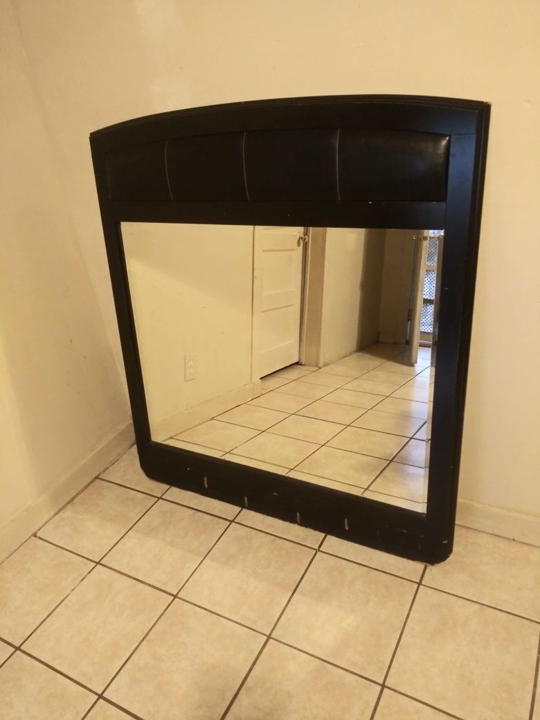 ESPEJO GRANDE PARA PEINADOR PURA MADERA PESADA Y ARRIBA DE PIEL