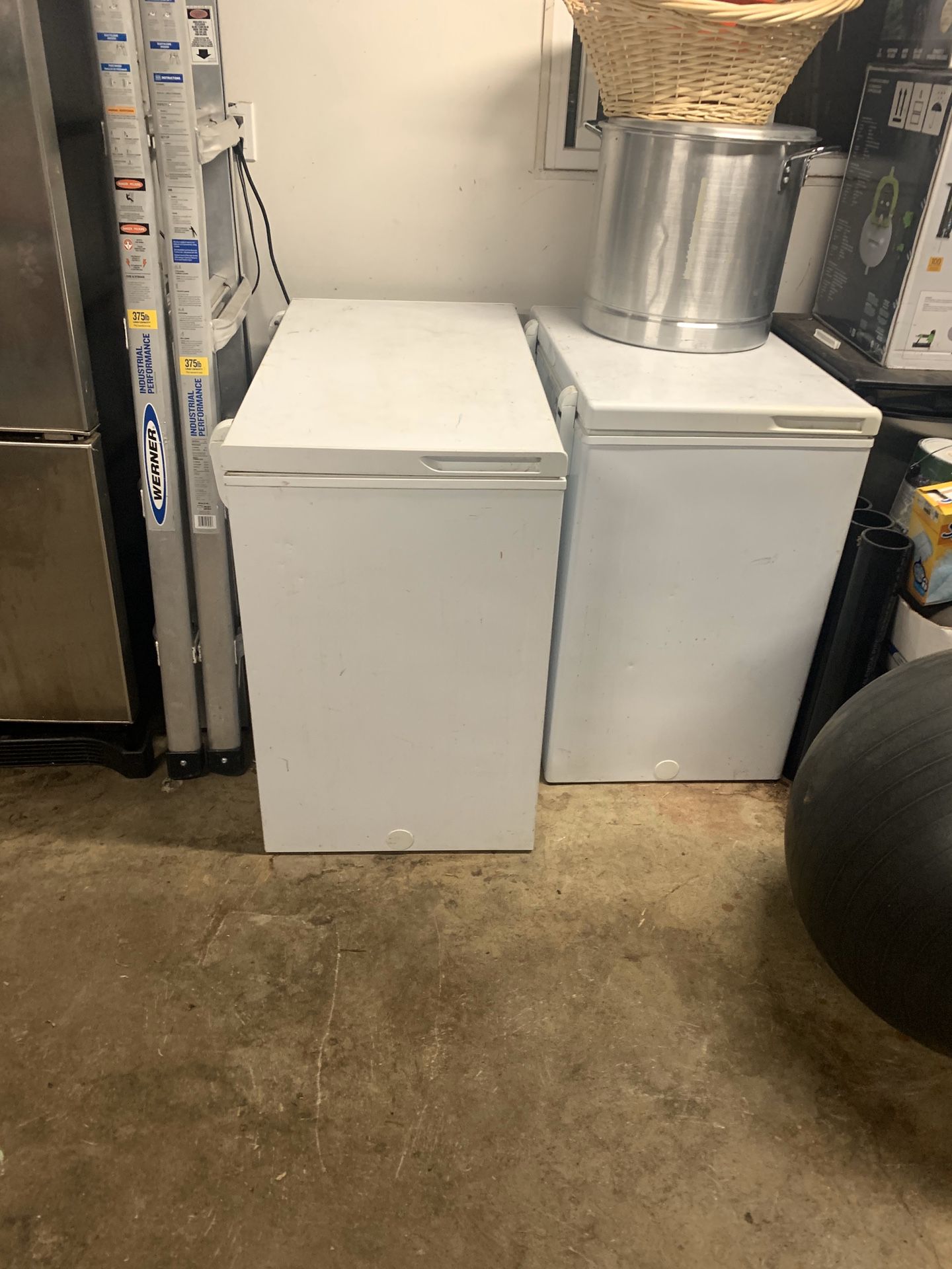 I have 2 used pre owned deep freezers amazing condition. $100 each obo . I am moving won’t be taking them