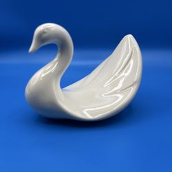 Vintage 80s Bathroom Decor Ceramic Swan Washcloth Towel Holder Cream Ivory