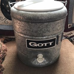 Vintage Gott Cooler