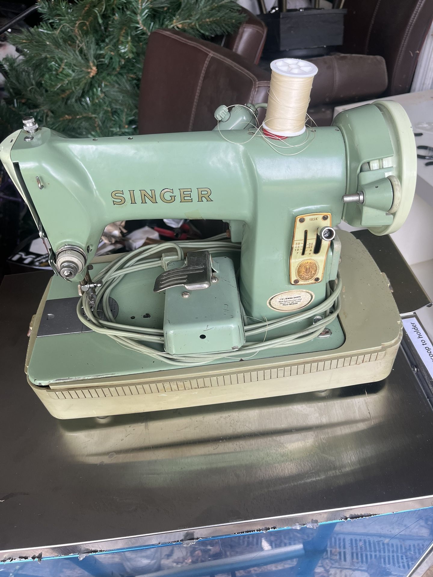 Vintage Singer Sewing Machine Green Portable 185J with Case