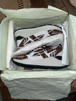 BRAND NEW BURBERRY SNEAKERS