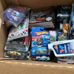Box Of Assorted Die cast Cars 
