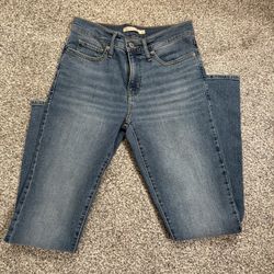 Women’s skinny Levi’s