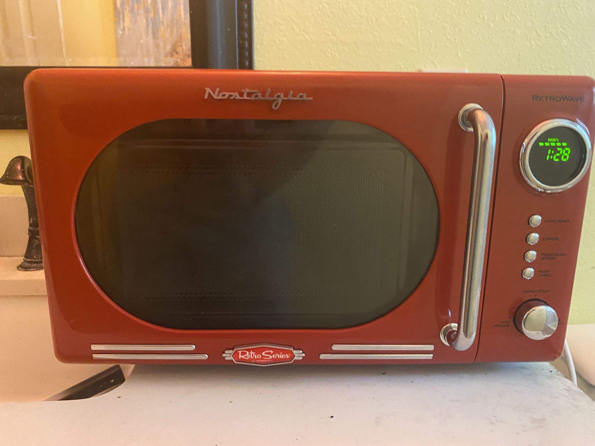 brand New Nostalgia, Retro Series Microwave, 700 W
