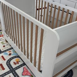 GRACO 4-IN-1 CONVERTIBLE CRIB  TR N ANSFORMS INTO BOOKSHELVES