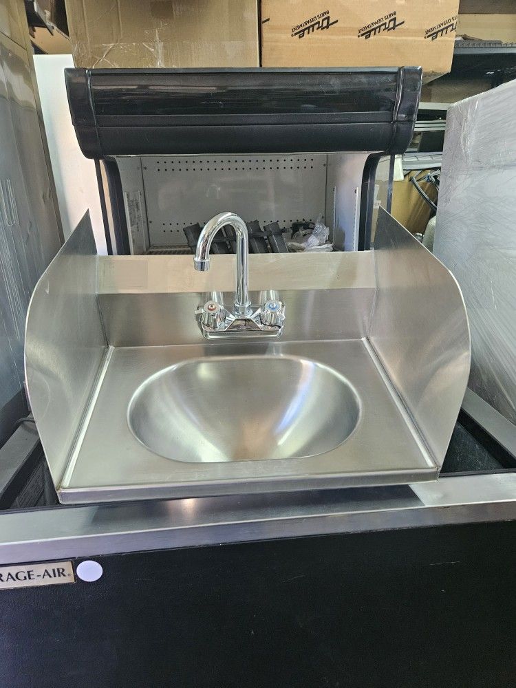 Eagle Stainless Hand Wash Sink With Splash Guards