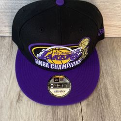 Los Angels Lakers Snapback Hat$35
