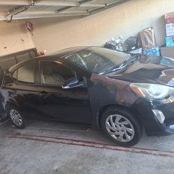 TOYOTA PRIUS C 2015 FOR SALE
