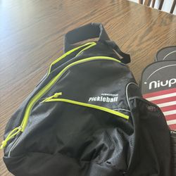 Pickle Ball Complete 4 Rackets &4 Balls&carry Case