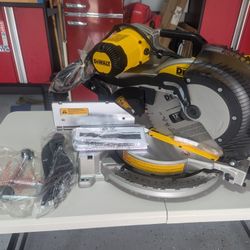 DEWALT 12-in 15-Amp Dual Bevel Compound Corded Miter Saw