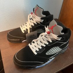 TRENDING Jordan 5 Metallic