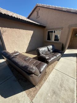 Couch set