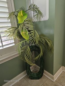 Leaf Flower Arrangement