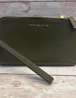 Michael Kors Green Leather Wristlet Wallet