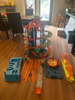 Ultimate Garage Hot Wheels