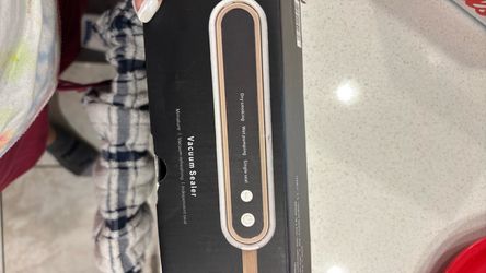 Vacuum sealer