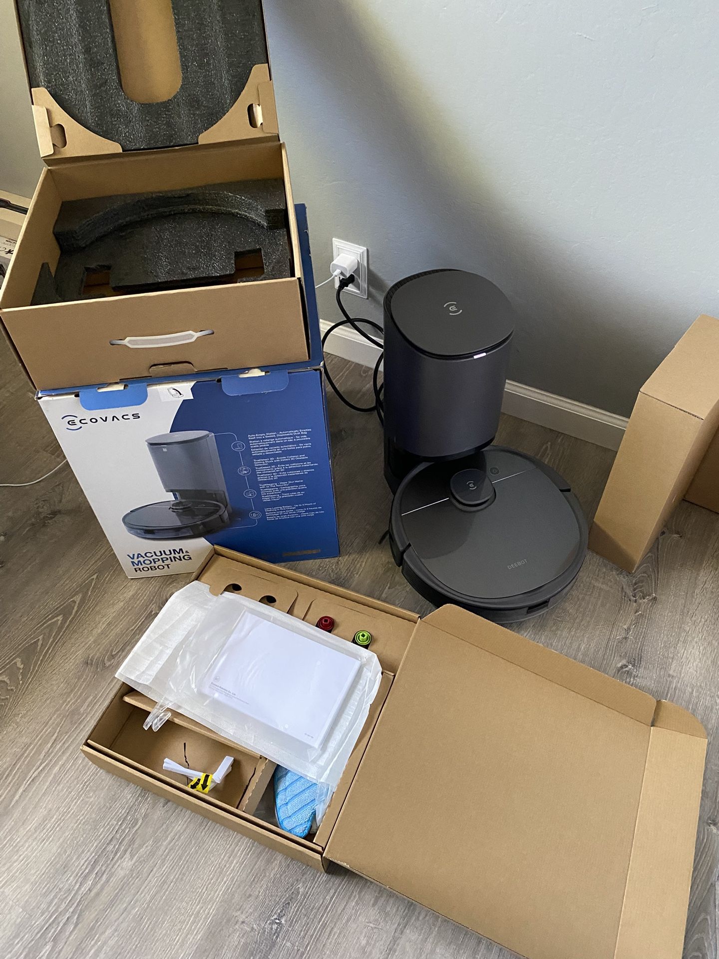 ECOVACS Deebot Ozmo T8 Plus Robot Vacuum Cleaner & Mop with Auto Empty Station Smart Objection Recognition Advanced Laser Mapping High Efficiency F